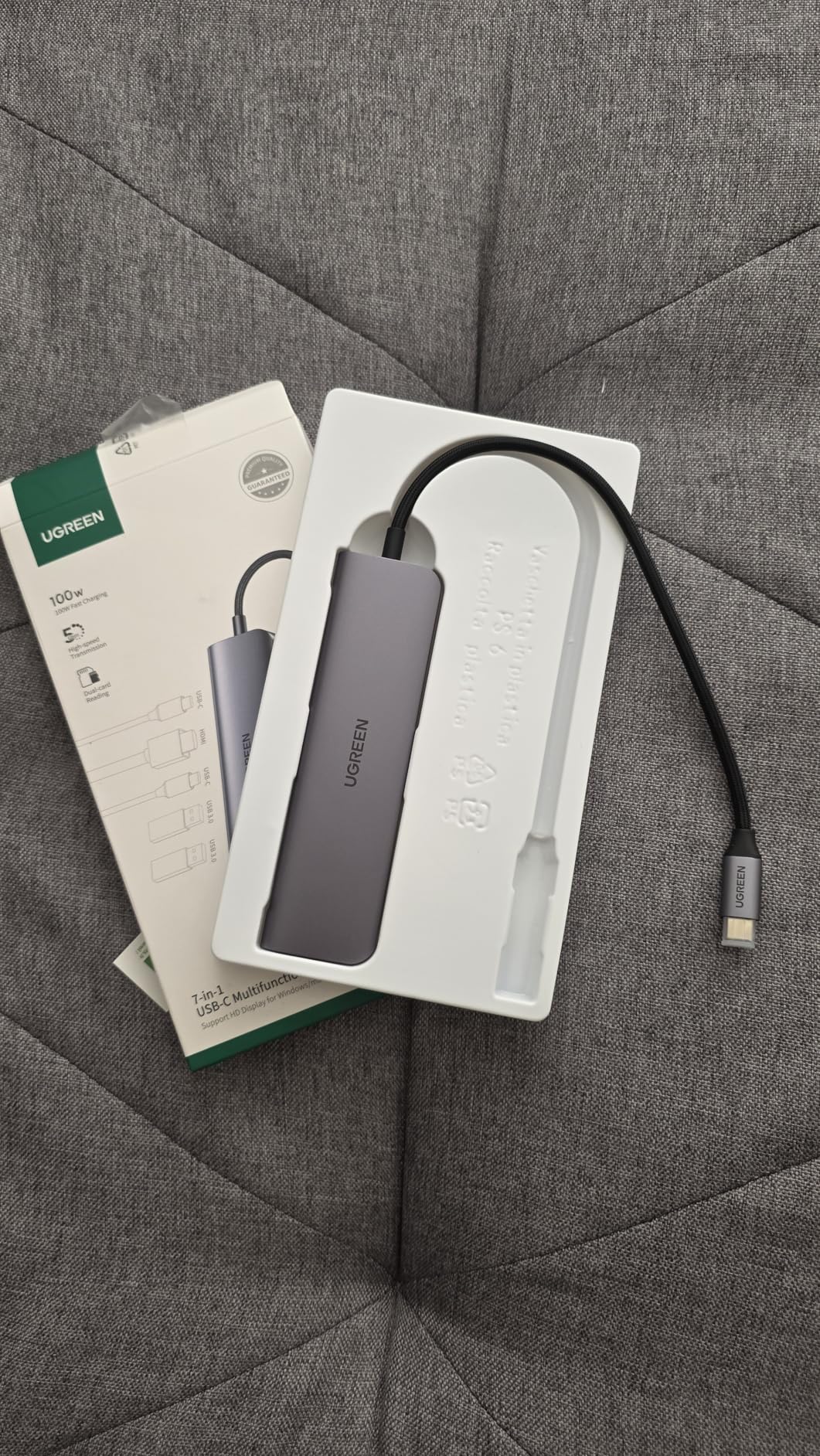 UGREEN Revodok 1071 USB C Hub for Laptop 7 in 1 Dock 4K HDMI, 100W PD Charging, USB-C & 2 USB-A 5Gbps Data Ports, SD/TF Card Reader for MacBook Pro/Air, iPad Pro, XPS, Thinkpad customer photo 1