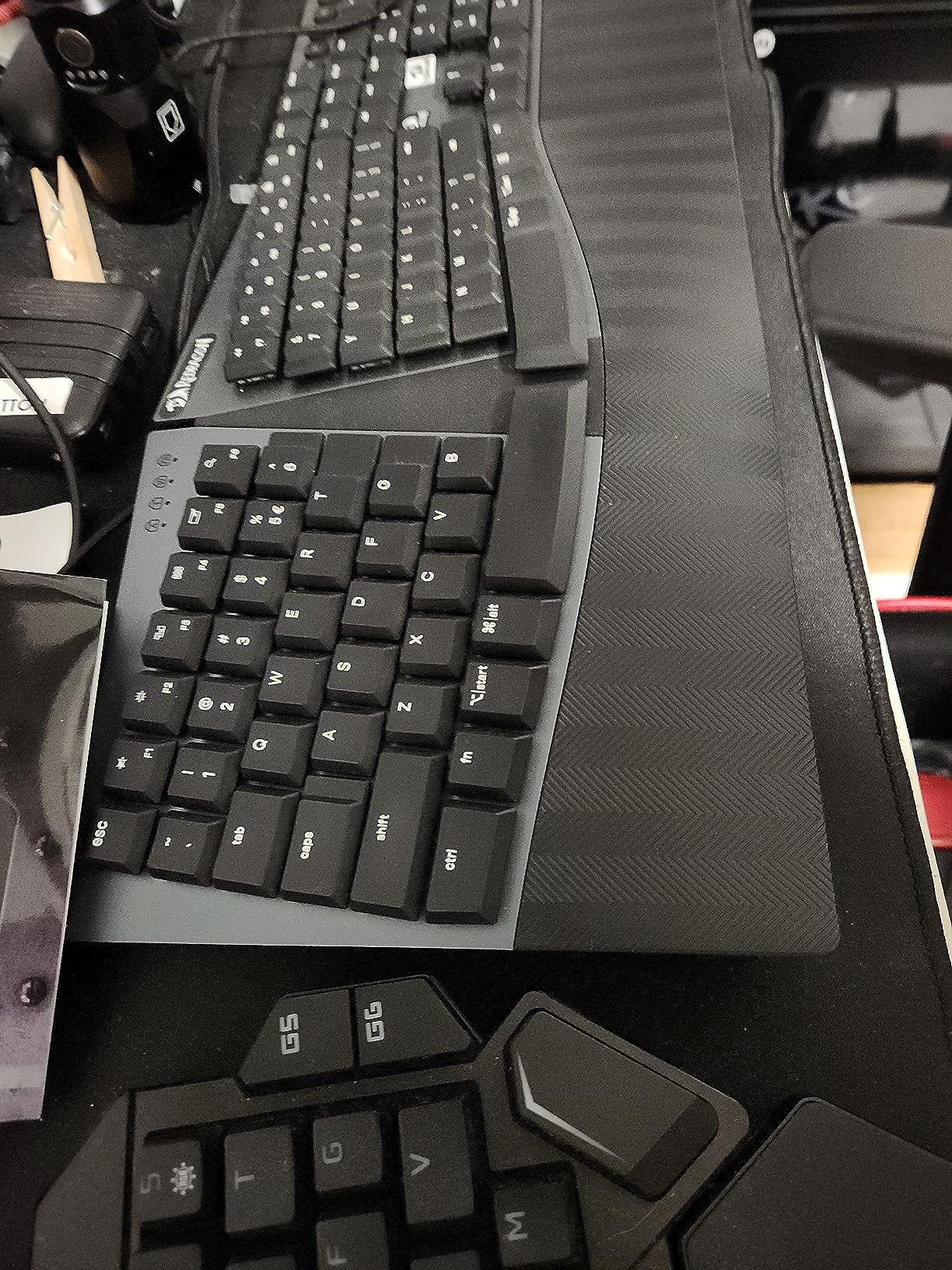 Perixx PERIBOARD-535BR Wired Ergonomic Mechanical Split Keyboard - Low-Profile Brown Tactile Switches - Programmable Feature with Macro Keys - Compatible with Windows and Mac OS X customer photo 2