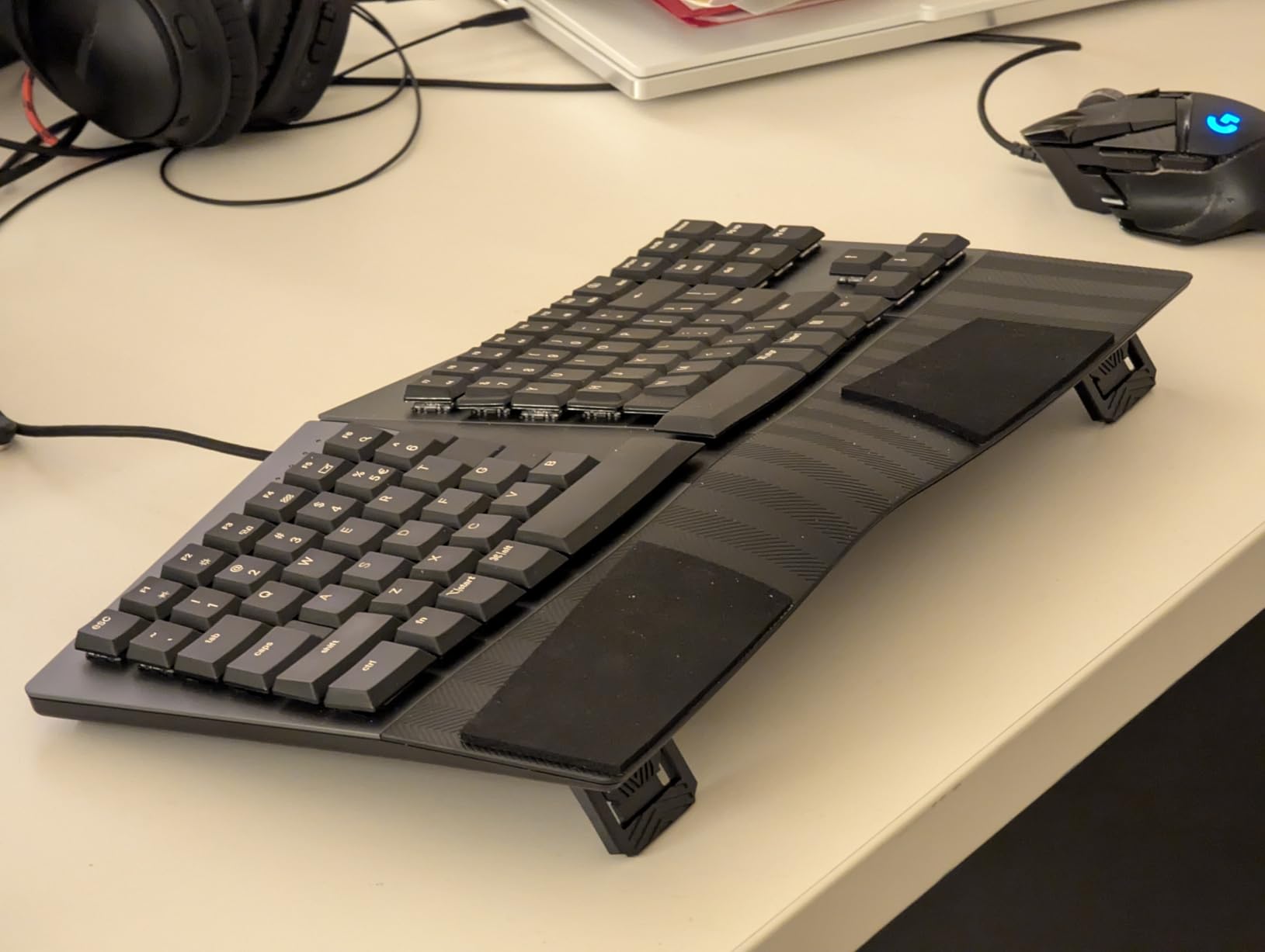 Perixx PERIBOARD-335BR Wired Ergonomic Mechanical Compact Keyboard - Low-Profile Brown Tactile Switches - Programmable Feature with Macro Keys - Compatible with Windows and Mac OS X customer photo 2