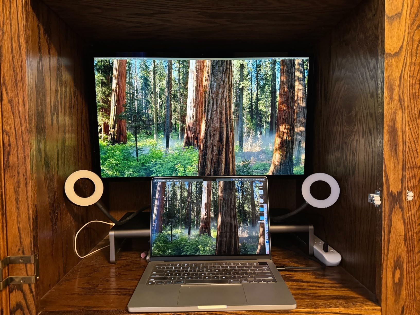 Anker 675 USB-C Docking Station (12-in-1, Monitor Stand, Wireless) with 10Gbps USB-C Ports, 4K@60Hz HDMI Display, Wireless Charging Pad, for Lenovo ThinkPad, MacBook Pro M1 / M2 customer photo 2