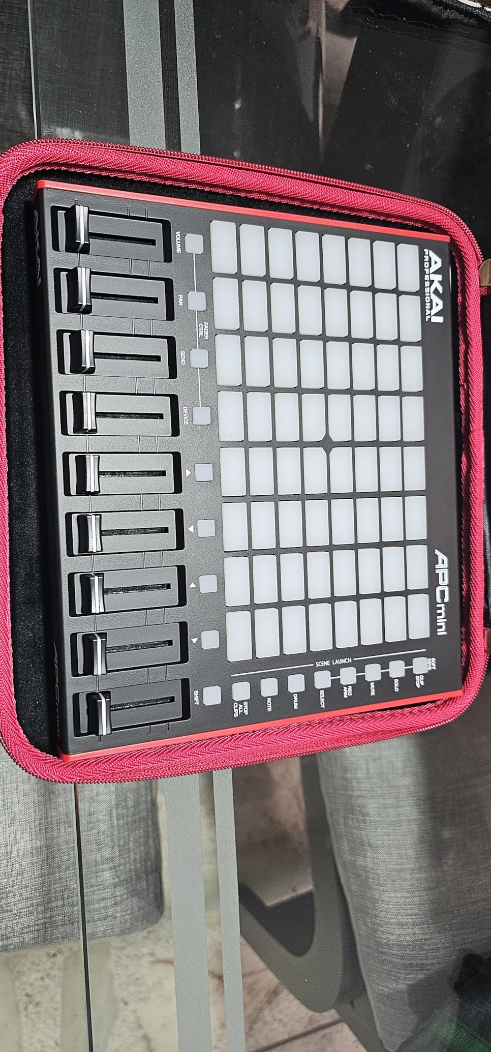 Akai Professional APC Mini MK2 - USB MIDI Pad Controller for Clip Launching with Ableton Live Lite, 64 RGB Pads customer photo 1