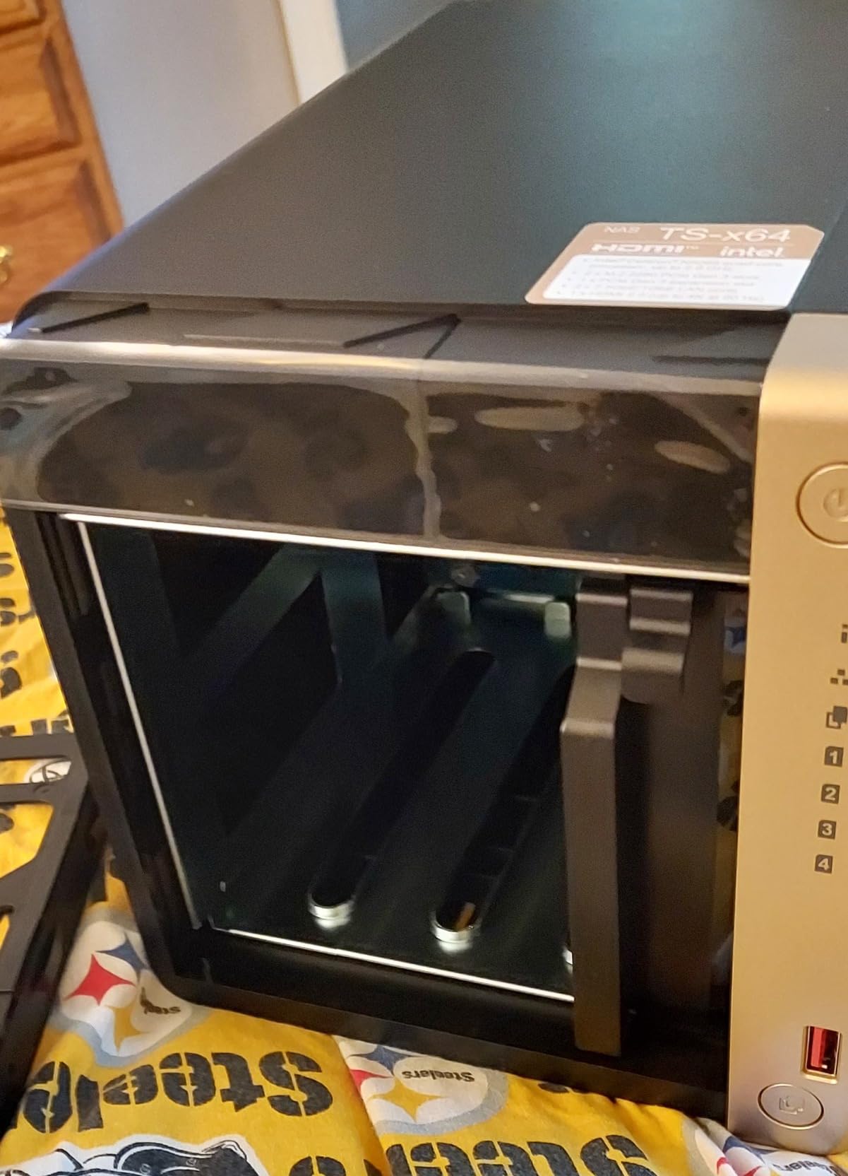 QNAP TS-464-8G-US 4 Bay High-Performance Desktop NAS with Intel Celeron Quad-core Processor, M.2 PCIe Slots and Dual 2.5GbE (2.5G/1G/100M) Network Connectivity (Diskless) customer photo 2