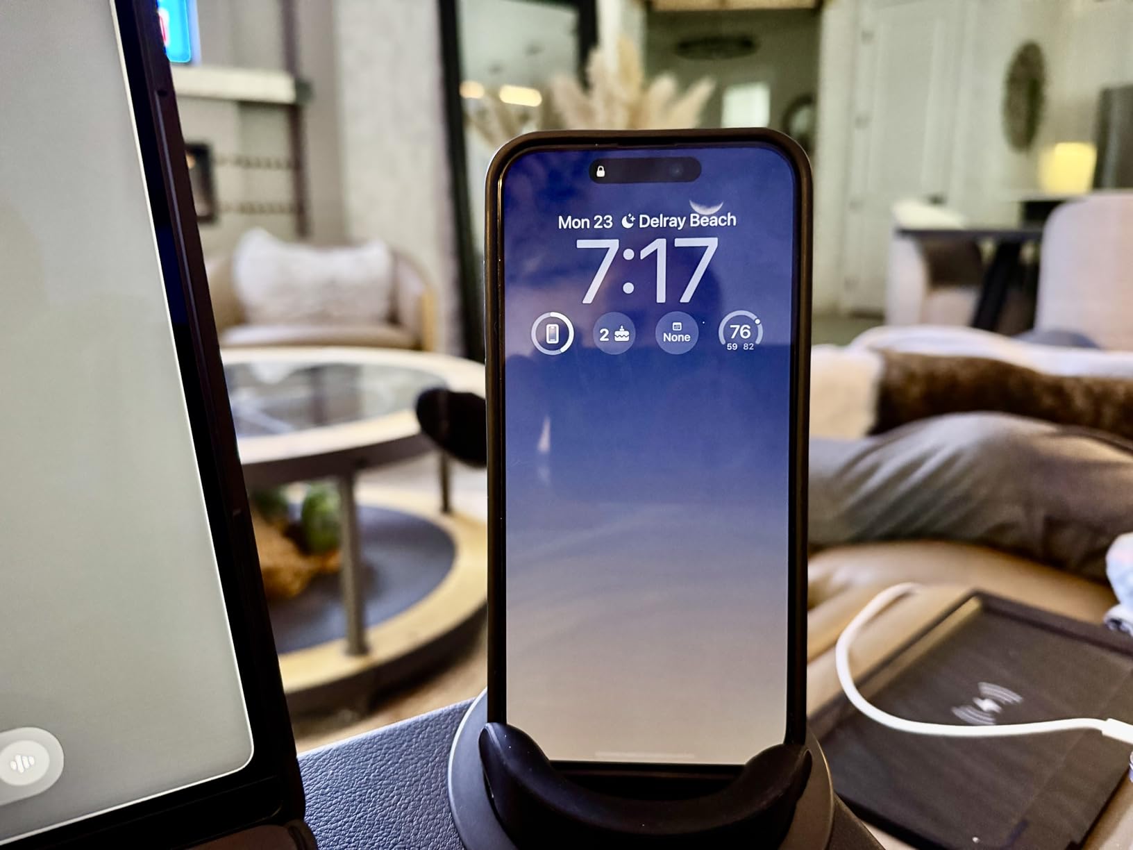 SAIJI Laptop Lap Desk, Portable Laptop Desk for Bed - Fits Up to 17