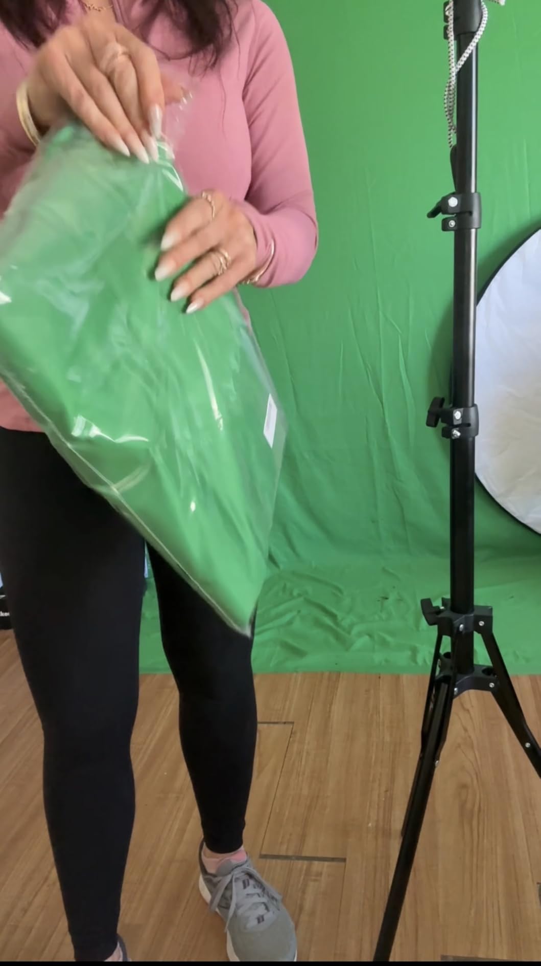 Green Screen Backdrop 10x10 ft, Chroma Key Greenscreen Background for Streaming Zoom, Photo Backdrop Curtain for Photography, Thick Polyester Fabric Cloth Sheet for Photoshoot Video customer photo 1