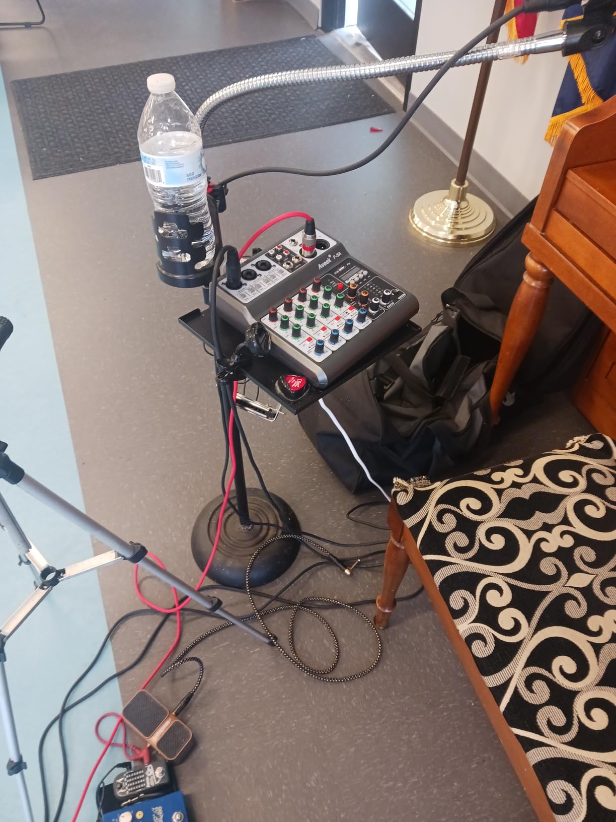 Aveek Professional Audio Mixer, Sound Board Mixing Console with 5 Channel Digital USB Bluetooth Echo Delay Effect, Input 48V Phantom Power Stereo DJ Mixers for Recording, Live Streaming, Podcasting customer photo 1