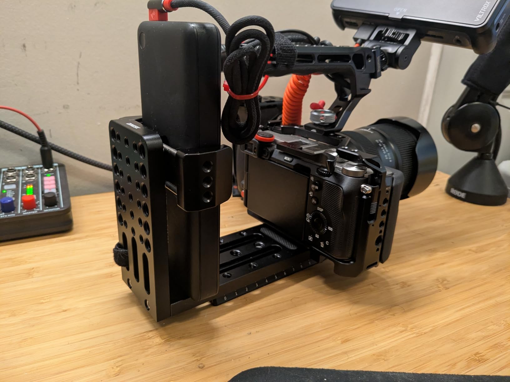 Camera L Bracket, Universal Vertical Camera Mount Horizontal Switching Tripod Quick Release Plate Compatible with Canon Nikon Sony 4K Video Fujifilm DJI Stabilizer Monopod (Short Version) customer photo 1