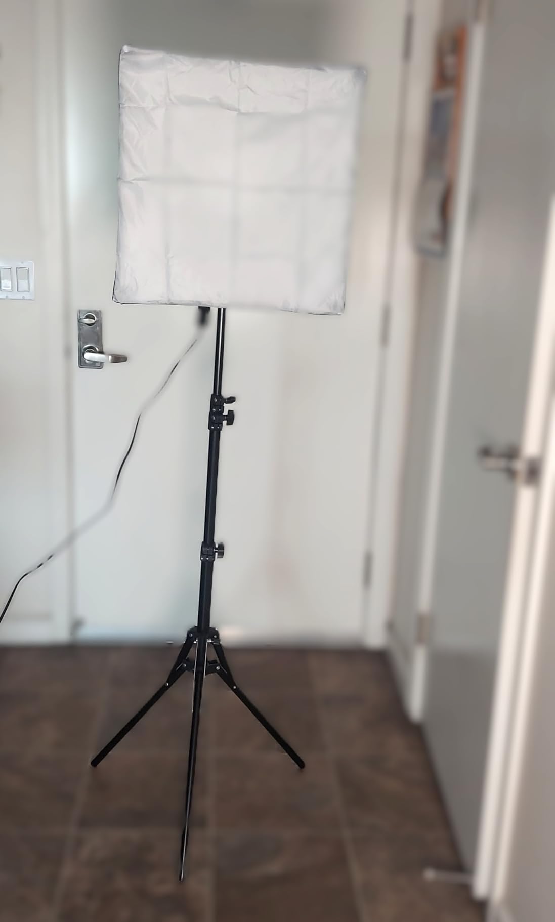 Torjim Softbox Photography Lighting Kit, 16'' x 16'' Professional Softbox Lighting Kit with 85W 3000-7500K LED Bulbs, Studio Lights for Photography/Video Recording/Live Streaming/Portraits Shooting customer photo 2