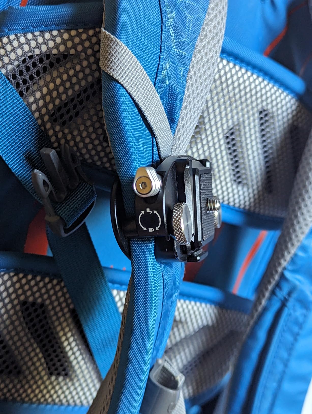 Nitze Camera Clip with Arca-Type Plate, Metal Capture Clip with Magnetic Flat-Head Screwdriver, Camera Backpack Strap Mount for DSLR/Mirrorless Cameras, Action Cameras - N58A customer photo 2