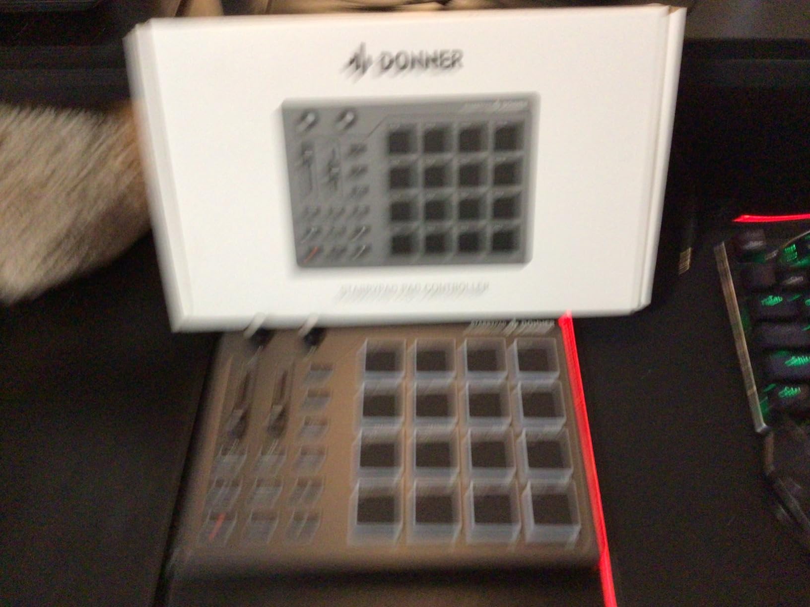 Donner MIDI Pad Beat Maker Machine Professional (STARRYPAD) - Drum Machine with 16 Beat Pads, 2 Assignable Fader & Knobs customer photo 1