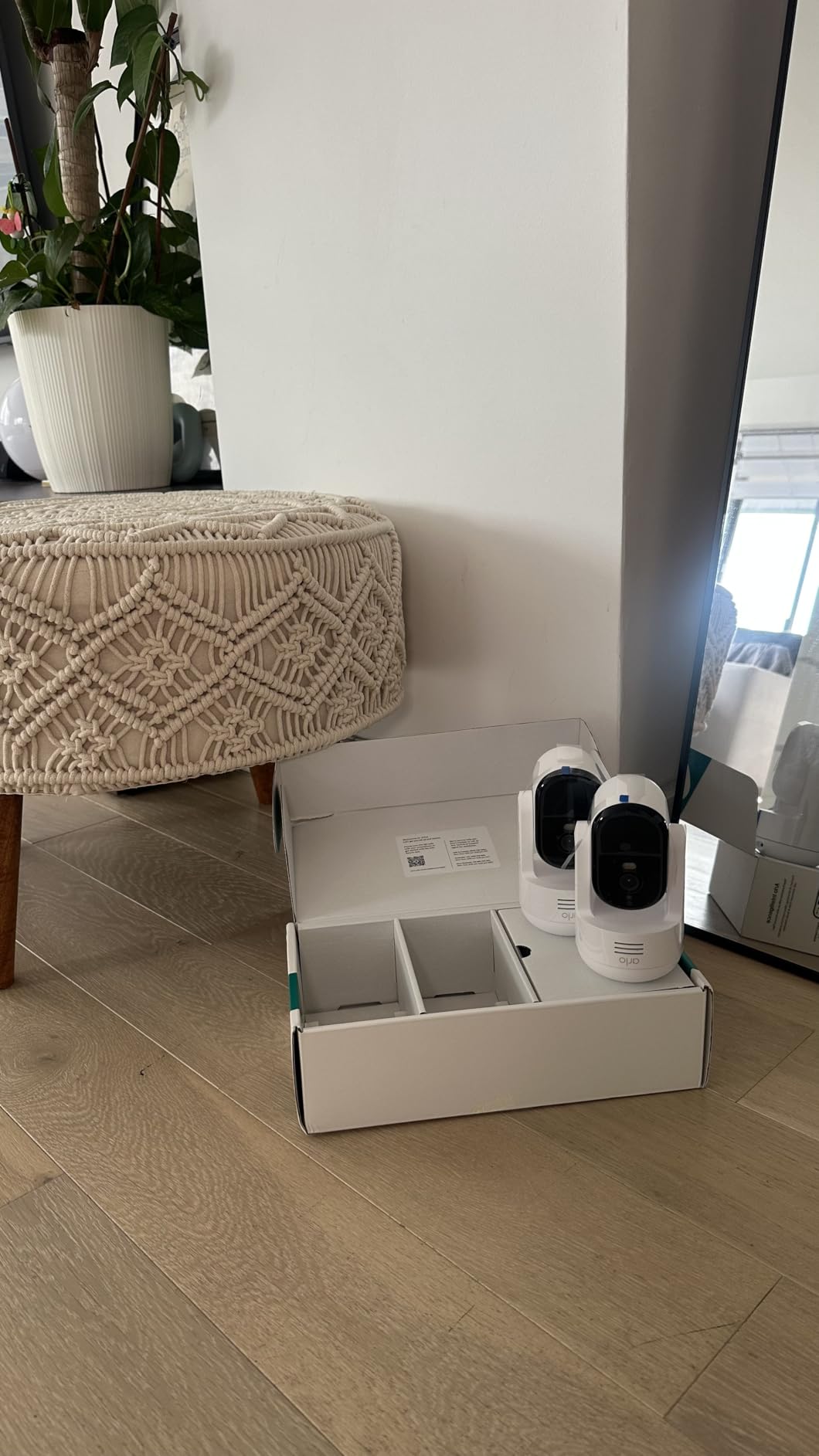 Arlo Video Doorbell 2K (2nd Gen, Latest Release), Wireless or Wired Option, 2-Way Audio, Night Vision, Head to Toe Video View, Package Detection, Person & Vehicle Recognition customer photo 1