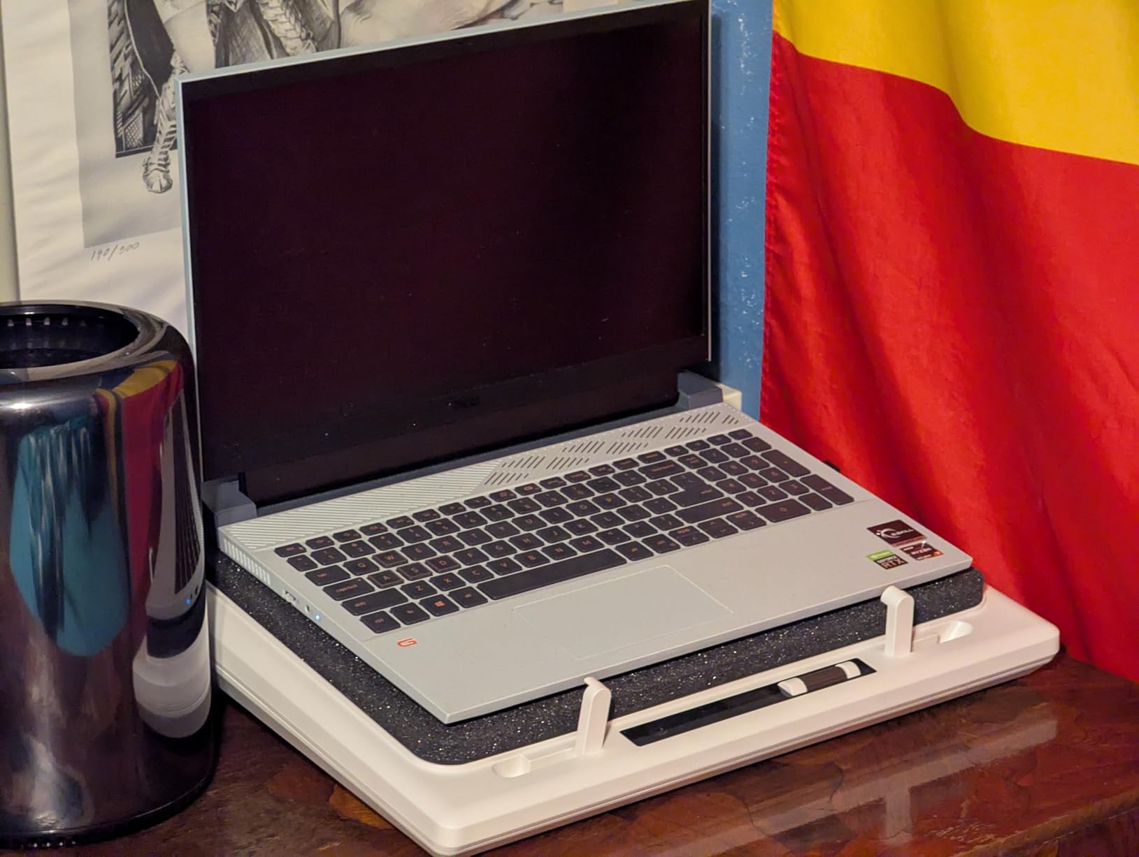 Llano V12 Gaming Laptop Cooling Pad with 5.5