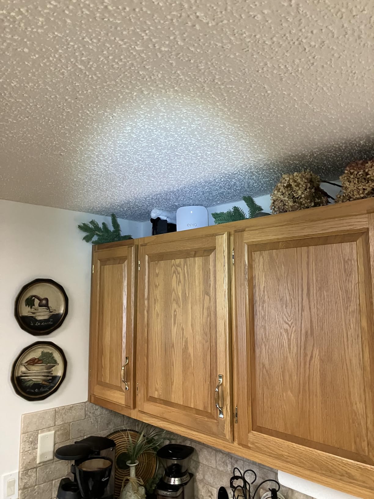 Amazon eero Pro 7 tri-band mesh Wi-Fi 7 router (newest model) - Supports internet plans up to 5 Gbps, Coverage up to 6,000 sq. ft., 3-pack customer photo 1