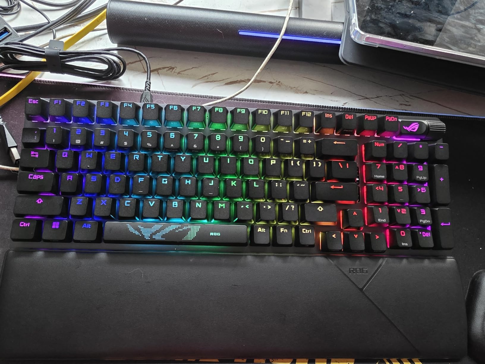 ASUS ROG Strix Scope II 96 Wireless Mechanical Gaming Keyboard - 96% Full-Size, Tri-Mode Connectivity, Hot Swappable Pre-lubed ROG NX Snow Linear Switches, PBT Keycaps, RGB, PC/Mac Support-Black customer photo 1