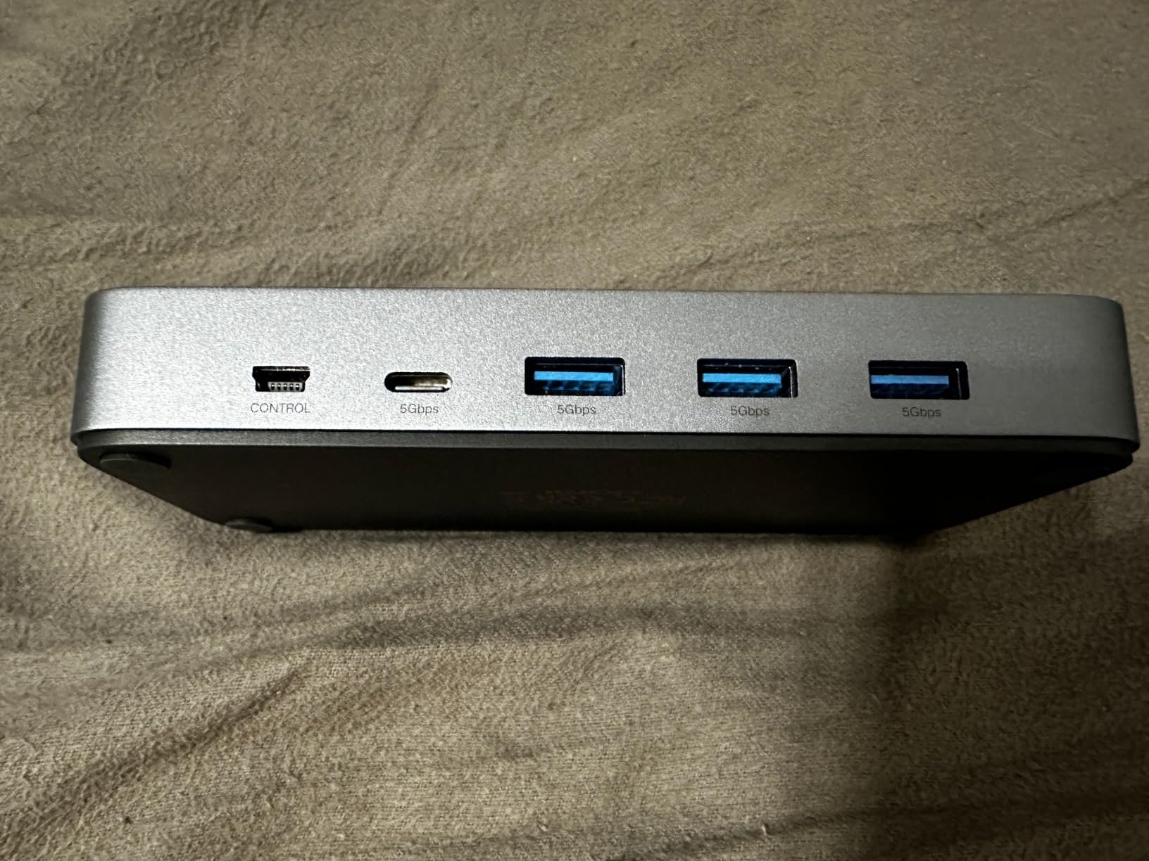 UGREEN HDMI KVM Switch 1 Monitor 2 Computers, Aluminum with 4 USB 3.0 Ports 4K@60Hz KVM Switches for 2 Computers Sharing One Monitor Keyboard Mouse Printer with 2 HDMI Cables, 2 USB Cables, Controller customer photo 2