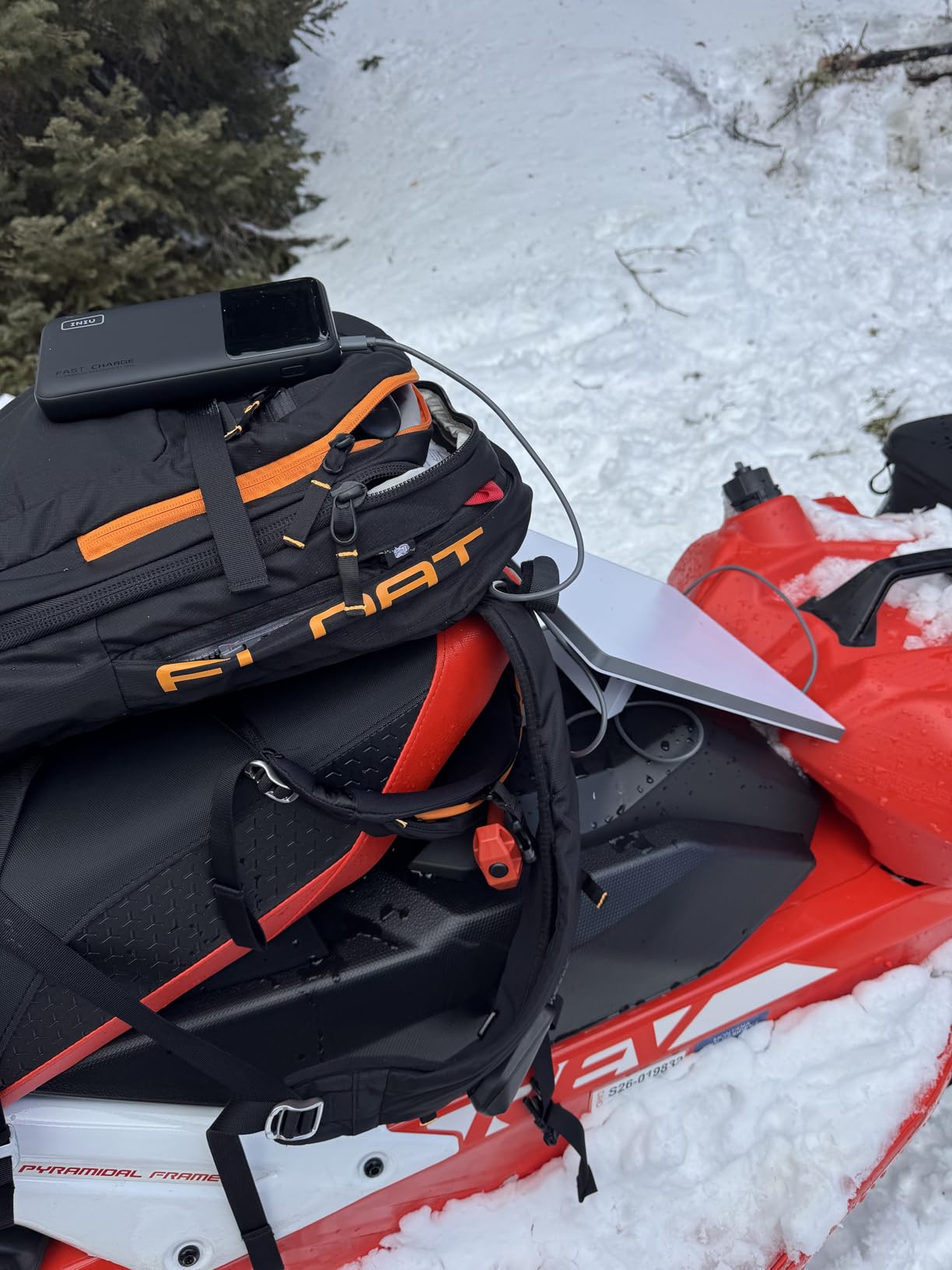 INIU 25000mAh Power Bank, Compact High Capacity 140W Laptop Portable Charger, USB C Tablet Powerbank customer photo 1