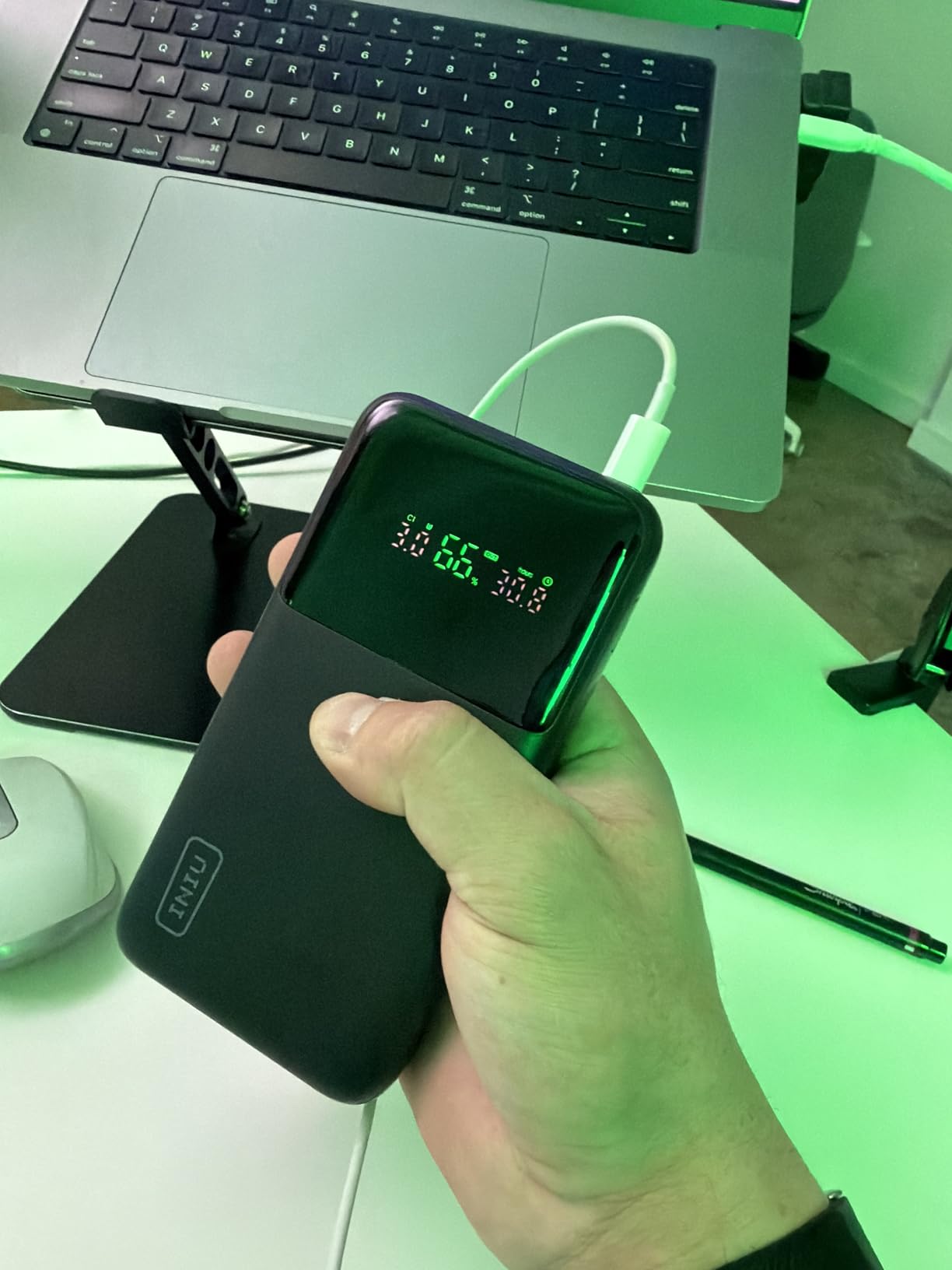 INIU 25000mAh Power Bank, Compact High Capacity 140W Laptop Portable Charger, USB C Tablet Powerbank customer photo 2