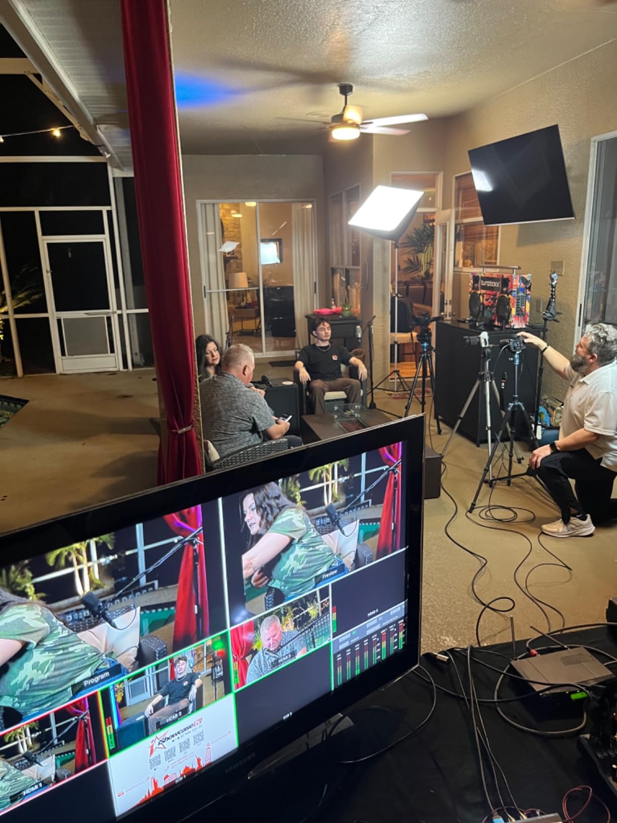 Osee GoStream Deck Pro HDMI Live Stream Switcher, Video Mixer Switcher 6 HDMI, 2 USB, 8 Macro Buttons, MultiSource, Three Streams Simultaneously, Phone Out, UVC & NDI Updatable customer photo 1