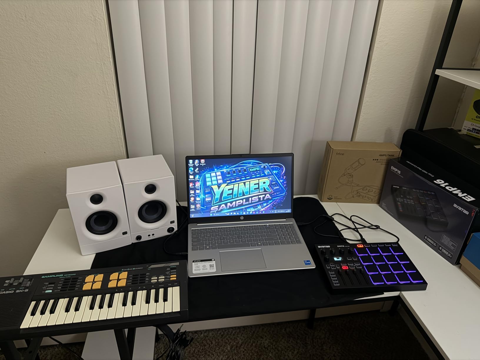 EMP16 MIDI Pad Controller Beat Maker Machine With Bluetooth, 16 RGB Velocity Sensitive Beat Pads, OLED Display, MIDI In/Out customer photo 1