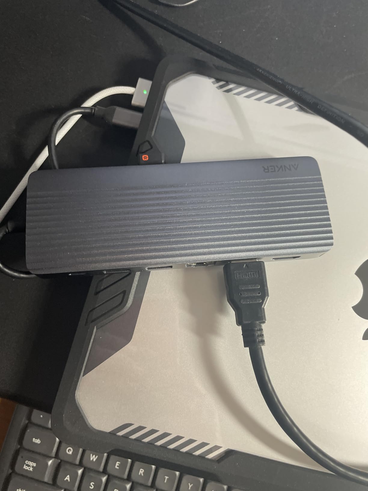 Anker Laptop Docking Station 3 Monitors, 14 in 1 USB C Hub, Triple Display USB C Docking Station with Dual 4K HDMI, 1080p VGA, 80W PD, USB-A/C Data Ports for Dell XPS and More (Charger not Included) customer photo 2