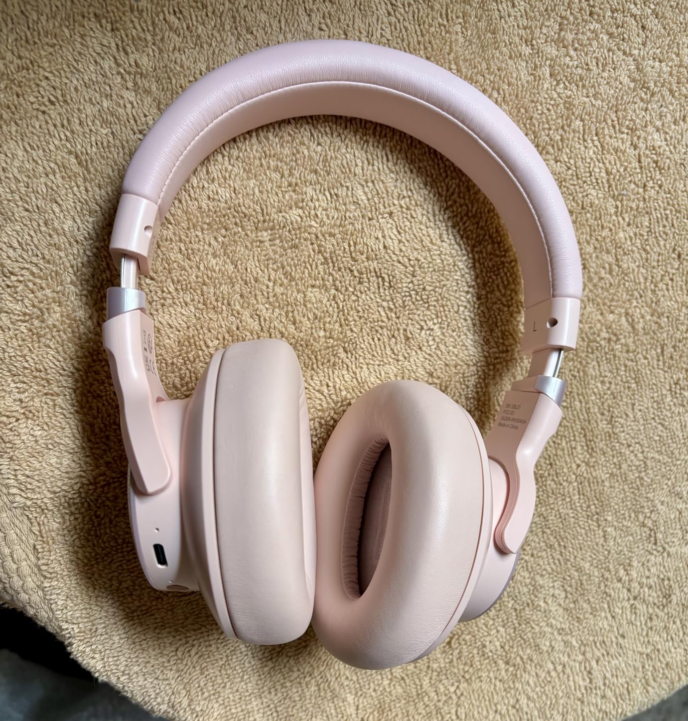 KVIDIO Active Noise Cancelling Headphones, 70 Hours Playtime Bluetooth Headphones Wireless with Microphone, Transparency Mode customer photo 1