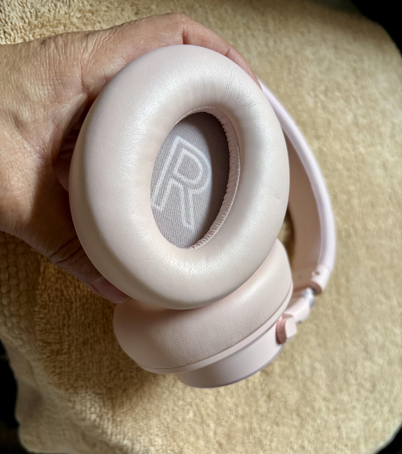 KVIDIO Active Noise Cancelling Headphones, 70 Hours Playtime Bluetooth Headphones Wireless with Microphone, Transparency Mode customer photo 2