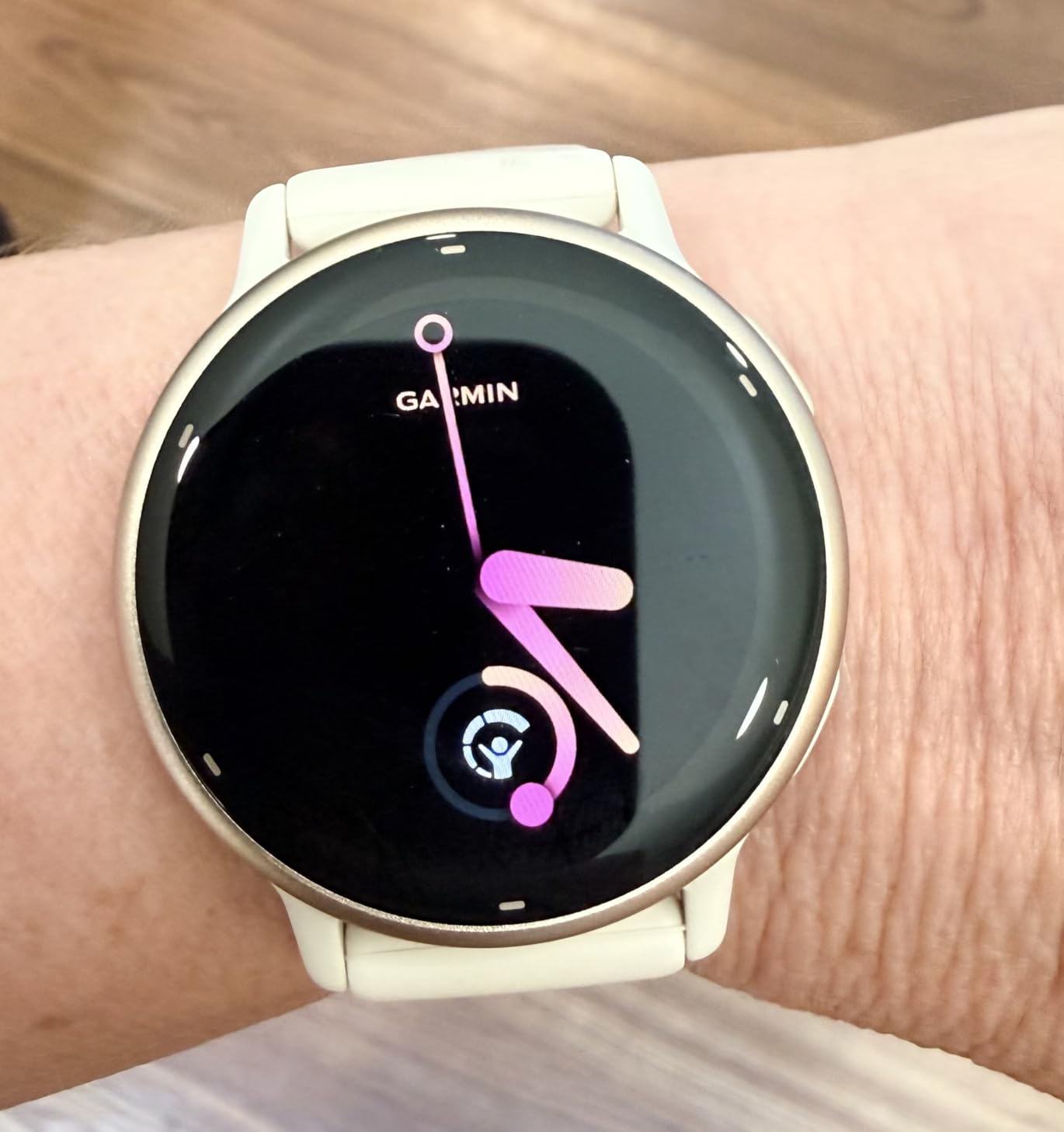 Vivoactive 5, Health and Fitness GPS Smartwatch, AMOLED Display, Up to 11 Days of Battery, Slate Aluminum Bezel with Black Case and Silicone Band customer photo 2