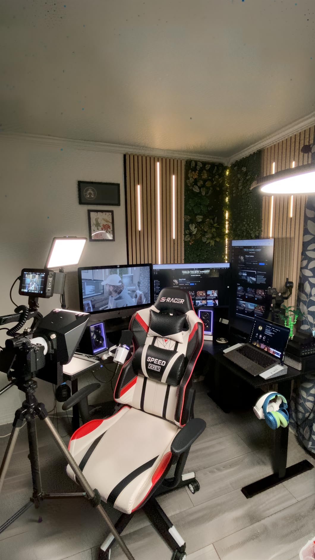 Elgato Prompter - Teleprompter with Built-in Screen for YouTube, Twitch, Zoom, 1080p, Supports DSLR/Webcam/Smartphone customer photo 2