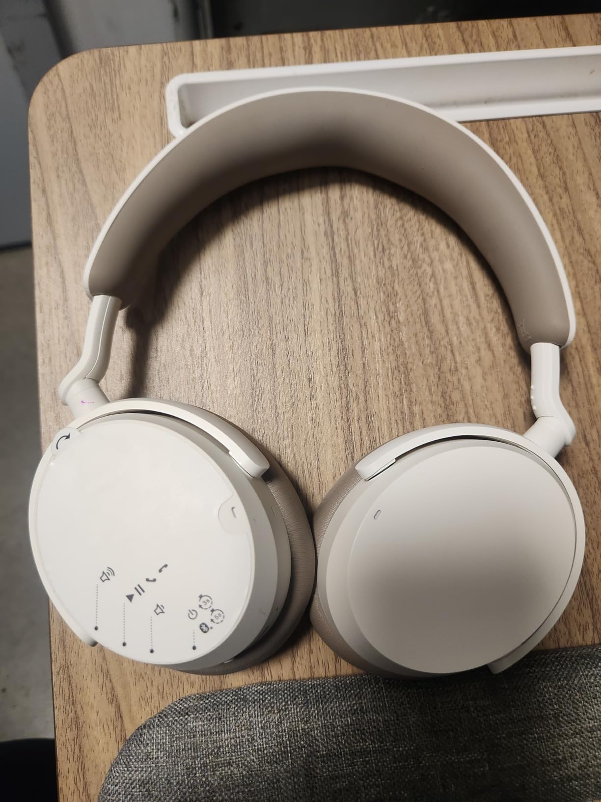 Sennheiser ACCENTUM Wireless Bluetooth Headphones Noise Cancelling - Up to 50HR Playtime, Hybrid Noise Cancelling (ANC), All-Day Comfort, Bluetooth Over Ear Headphones for School, Traveling, Black customer photo 2