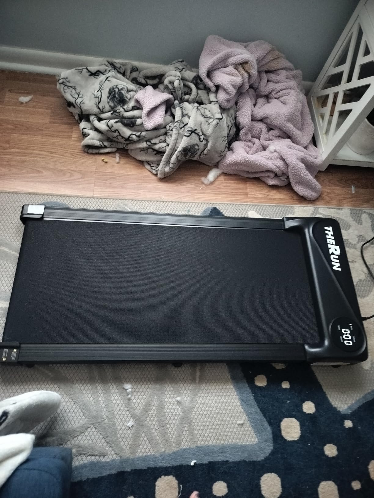 THERUN Walking Pad Treadmill Under Desk, Portable Mini Treadmill for Home/Office, Walking Pad Machine with 2.5HP and 265 lbs Weight Capacity Remote Control LED Display customer photo 2