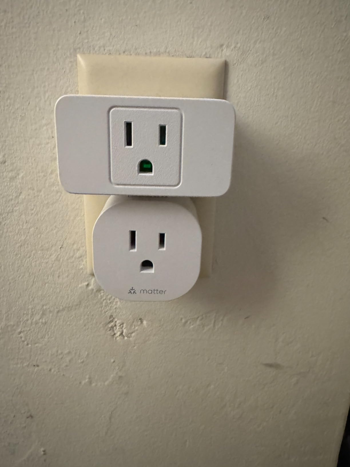 meross Matter Smart Plug, Energy Monitoring Smart Outlet, Wi-Fi Plug Work with Alexa, Apple HomeKit, Google with Schedule Timer, 15A/1800W, 100% Privacy Matter Smart Home, App & Voice Control 4 Pack customer photo 1