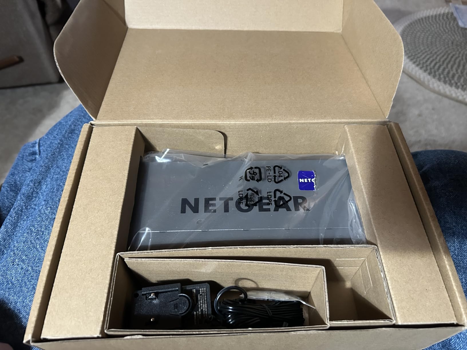 NETGEAR 8-Port 1G/10G Multi-Gigabit Ethernet Unmanaged Switch (GS108MX) - with 1 x 10G/Multi-gig RJ-45 Ethernet Uplink, Desktop or Wall Mount, and Limited Lifetime Protection customer photo 2