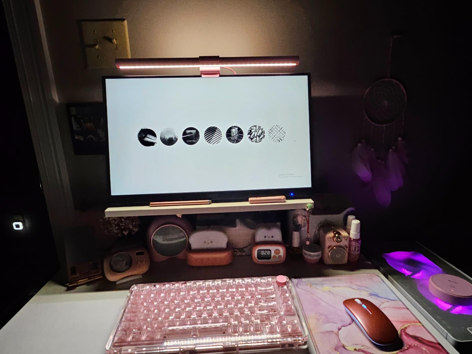 Quntis Computer Monitor Light Bar with Remote, Eye-Care Monitor Light Backlight customer photo 2