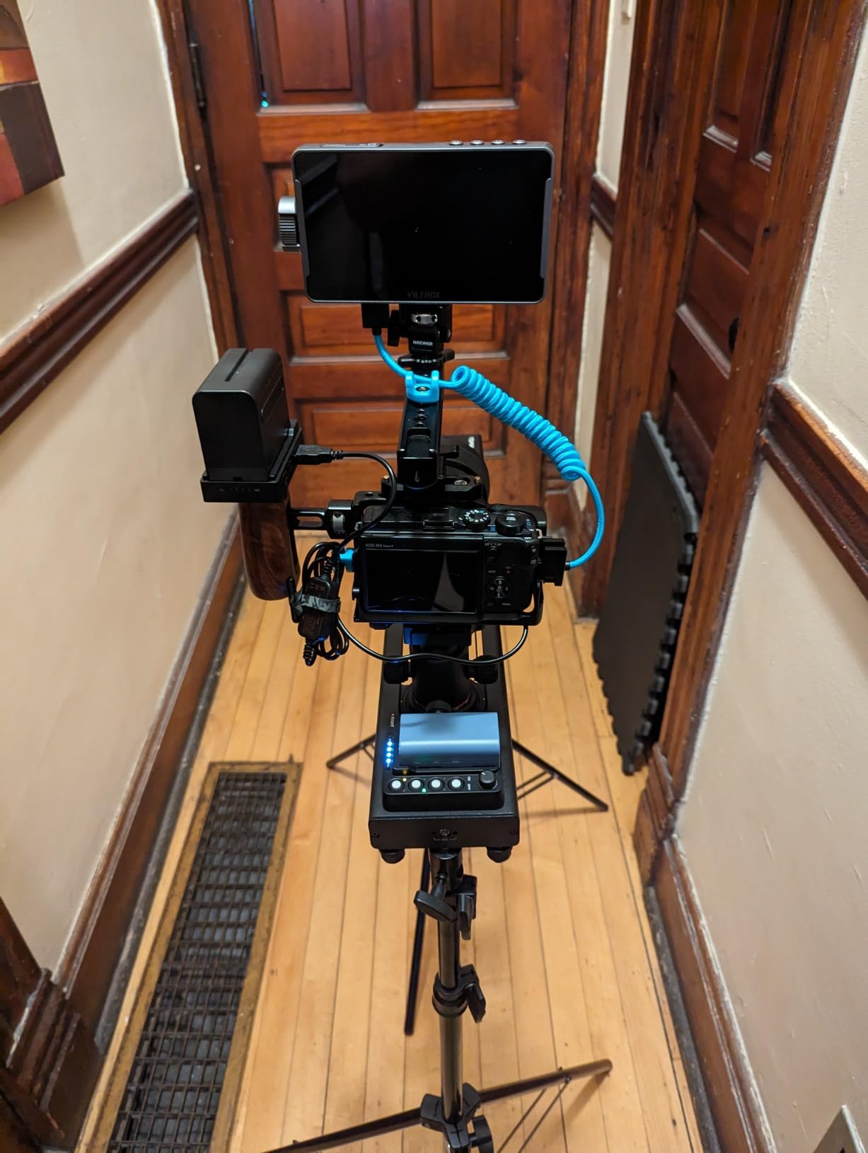 Accsoon Toprig S60 Motorized Camera Slider, 24''/60cm Electric Video Slider with App/Button Control, 120° Panoramic Shooting, Time-Lapse/Loop Mode/Speed Konb, Compatible with DSLR,GoPro,Insta360,Phone customer photo 2