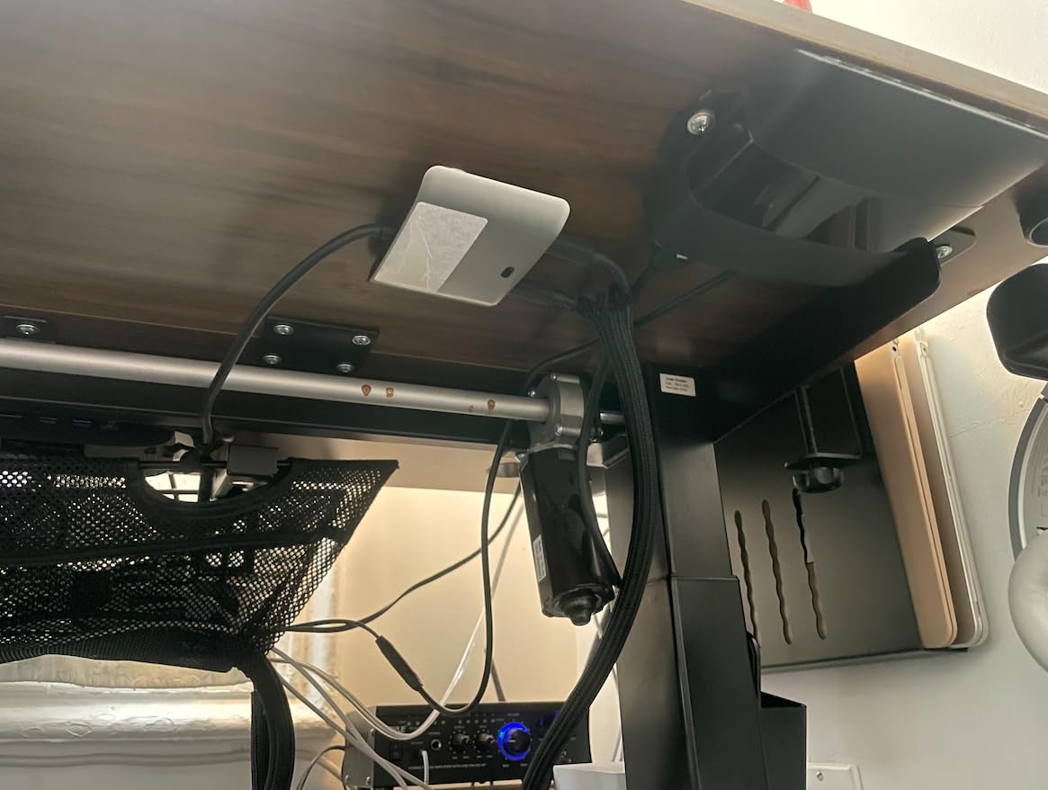 Cable Matters 20Gbps USB C Switch for 2 Computers, Up to 8K@30Hz on Windows, 4K@60Hz on macOS, 140W PD, for Sharing a USB-C/Thunderbolt 4 Monitor or Dock (Not for Dock with an Attached Cable) customer photo 2