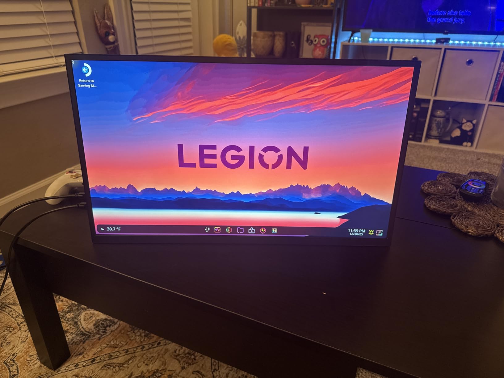 UPERFECT Portable Monitor 18.5-inch 120HZ Touchscreen 100% sRGB w/VESA & Stand 180° Adjustable Ultra-Slim & Lightweight Frameless FHD FreeSync IPS HDR Gaming Display, Travel Second Monitor for Laptop customer photo 1