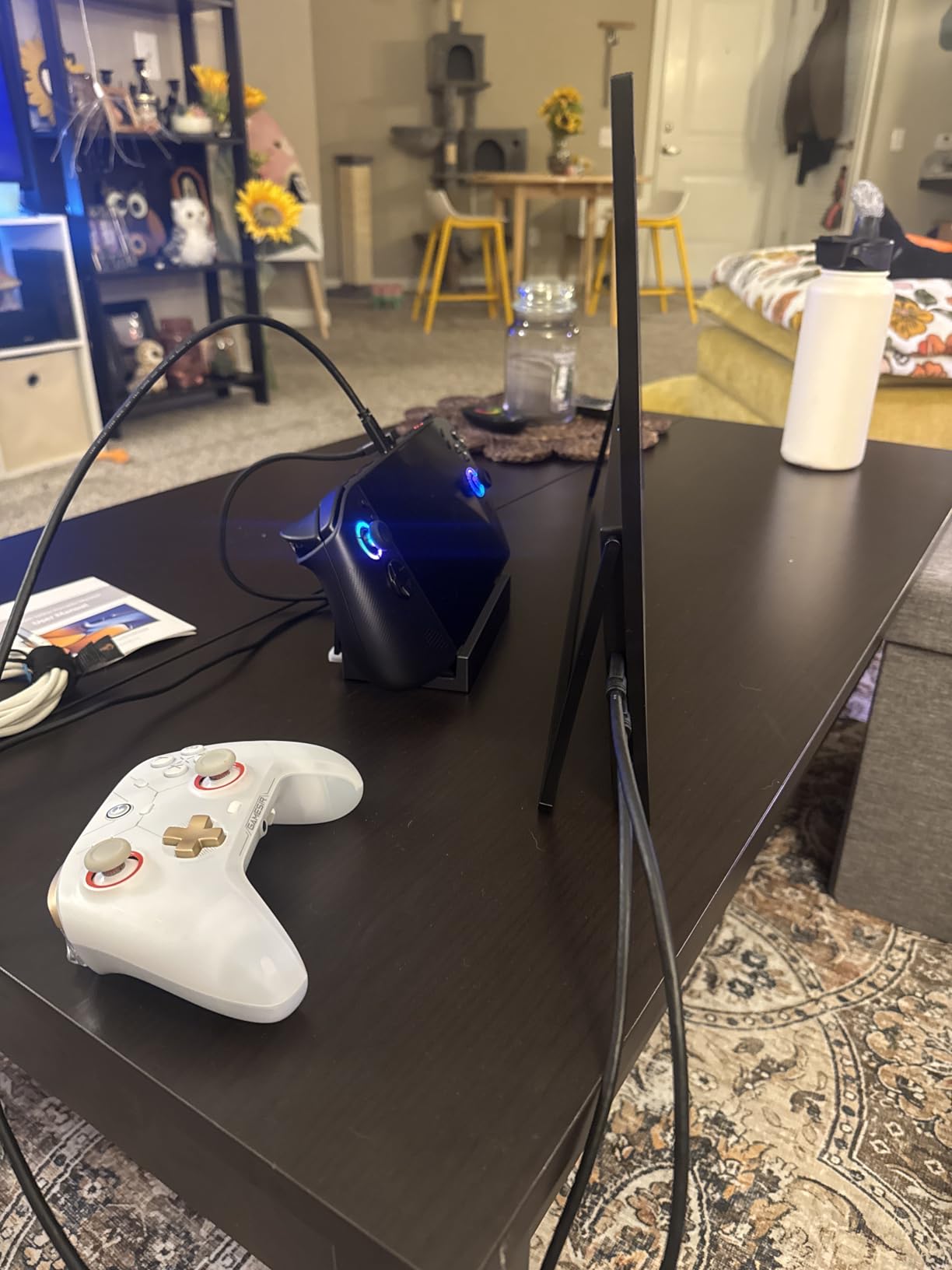 UPERFECT Portable Monitor 18.5-inch 120HZ Touchscreen 100% sRGB w/VESA & Stand 180° Adjustable Ultra-Slim & Lightweight Frameless FHD FreeSync IPS HDR Gaming Display, Travel Second Monitor for Laptop customer photo 2