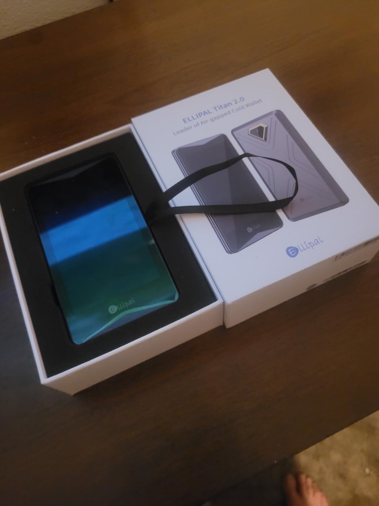 ELLIPAL Titan 2.0 Crypto Cold Wallet, 100% Offline, Air-gapped - Secure Wallet for 10000+ Coins & Tokens & NFTs customer photo 2