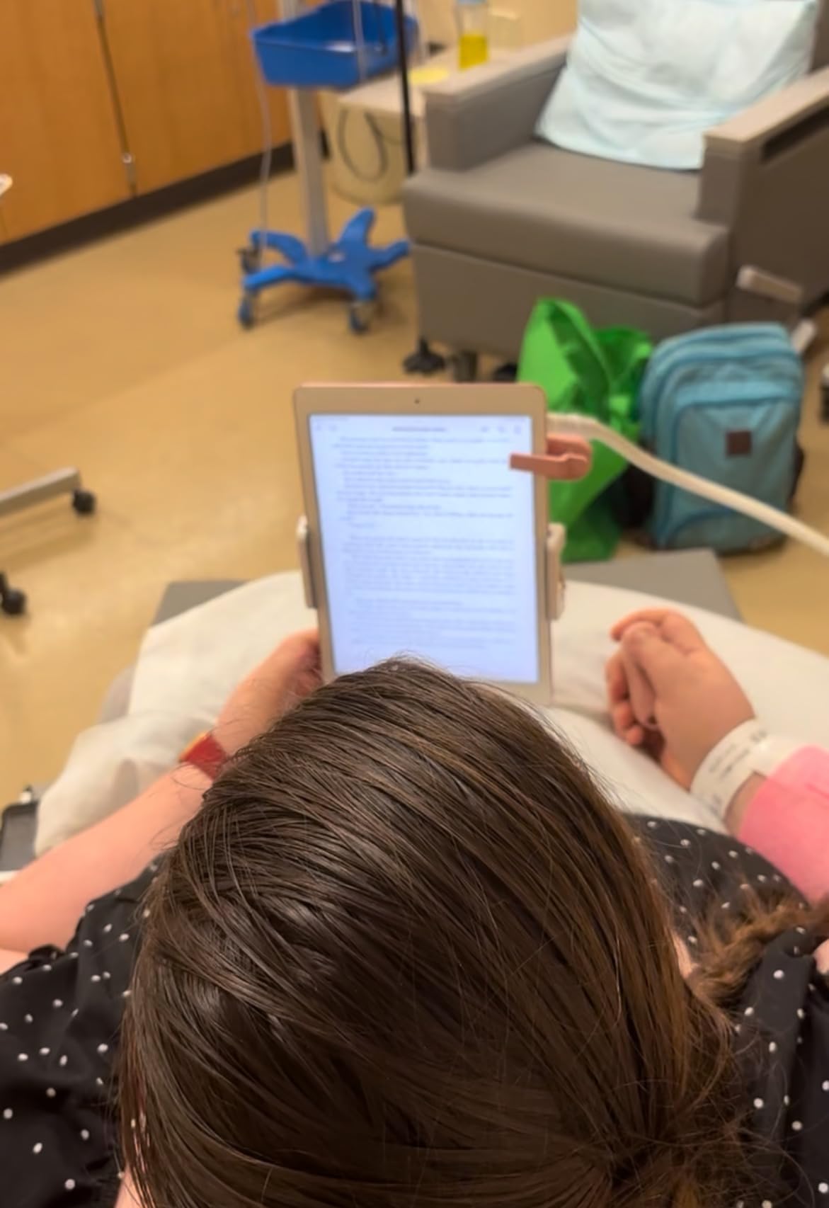 Remote Control Page Turner for Kindle Paperwhite Oasis Kobo eReaders, Camera Camcorder Remote Controls, Page Turner Clicker for ipad Tablets Reading Novels with Wrist Strap Storage Bag customer photo 1