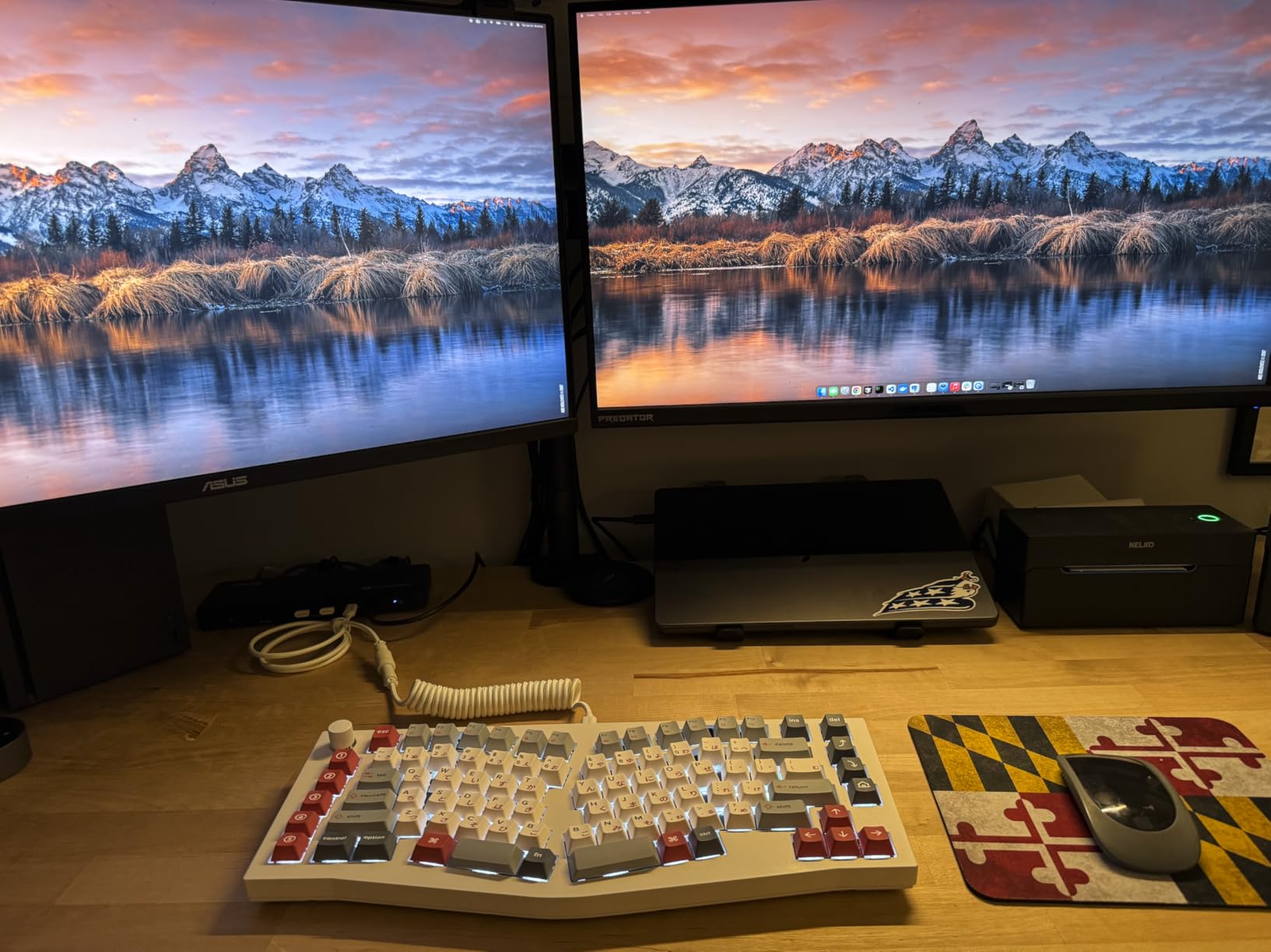 Plugable Thunderbolt 4 Dock with 100W Charging, Thunderbolt Certified, Laptop Docking Station Dual Monitor Single 8K or Dual 4K HDMI for Windows and Mac, 4X USB, Gigabit Ethernet (TBT4-UD5) customer photo 1