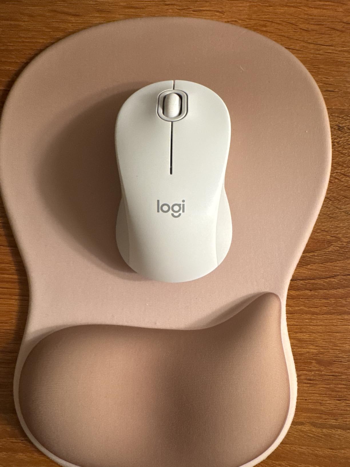 Logitech Signature M550 L Full Size Wireless Mouse - for Large Sized Hands, 2-Year Battery, Silent Clicks, Bluetooth, Multi-Device Compatibility - Black customer photo 2