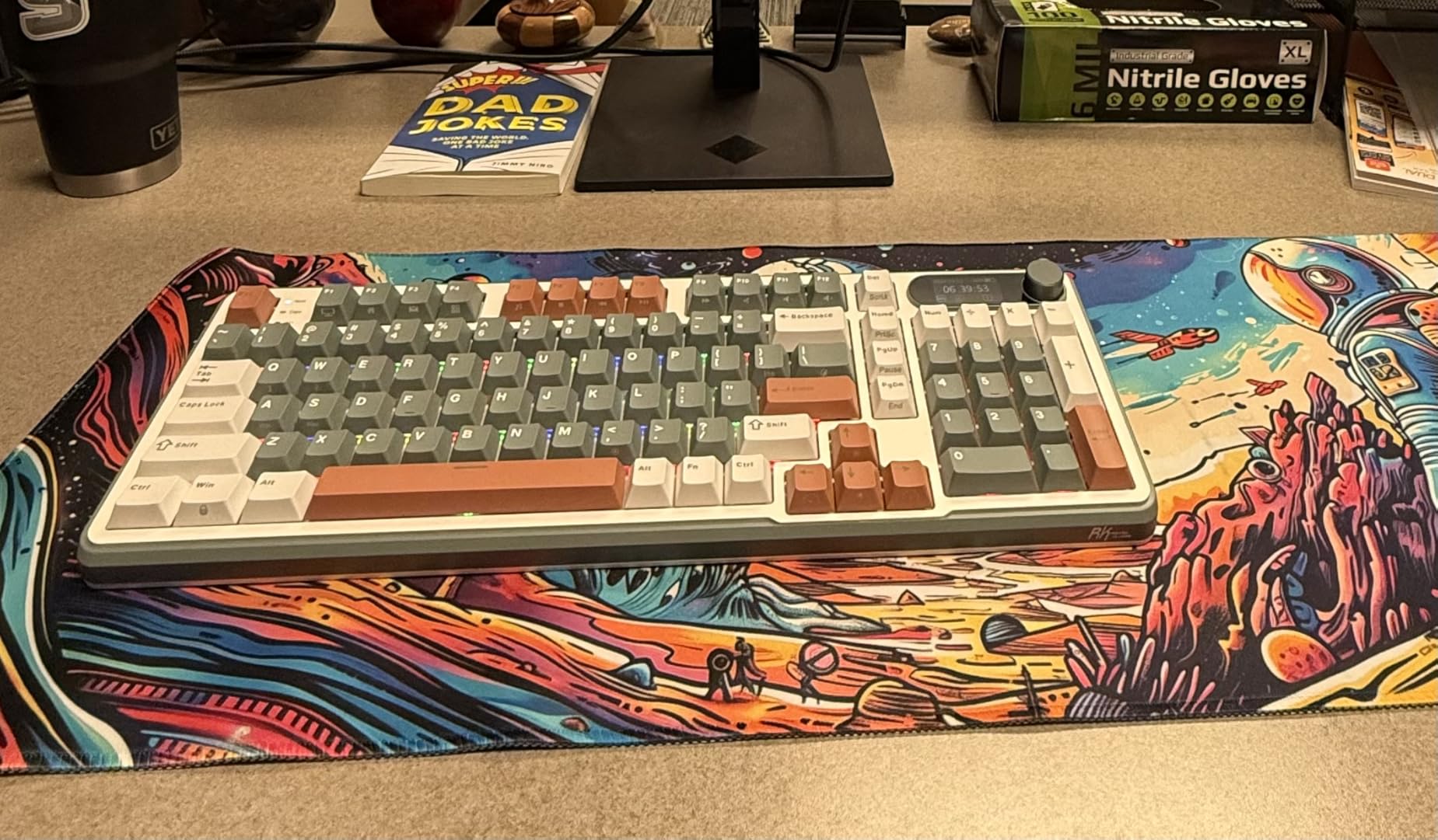 RK ROYAL KLUDGE S98 Mechanical Keyboard w/Smart Display & Knob, Top Mount 96% Wireless Mechanical Keyboard BT/2.4G/USB-C, Hot Swappable, Software Support, Creamy Sounding, 98 Keys customer photo 2