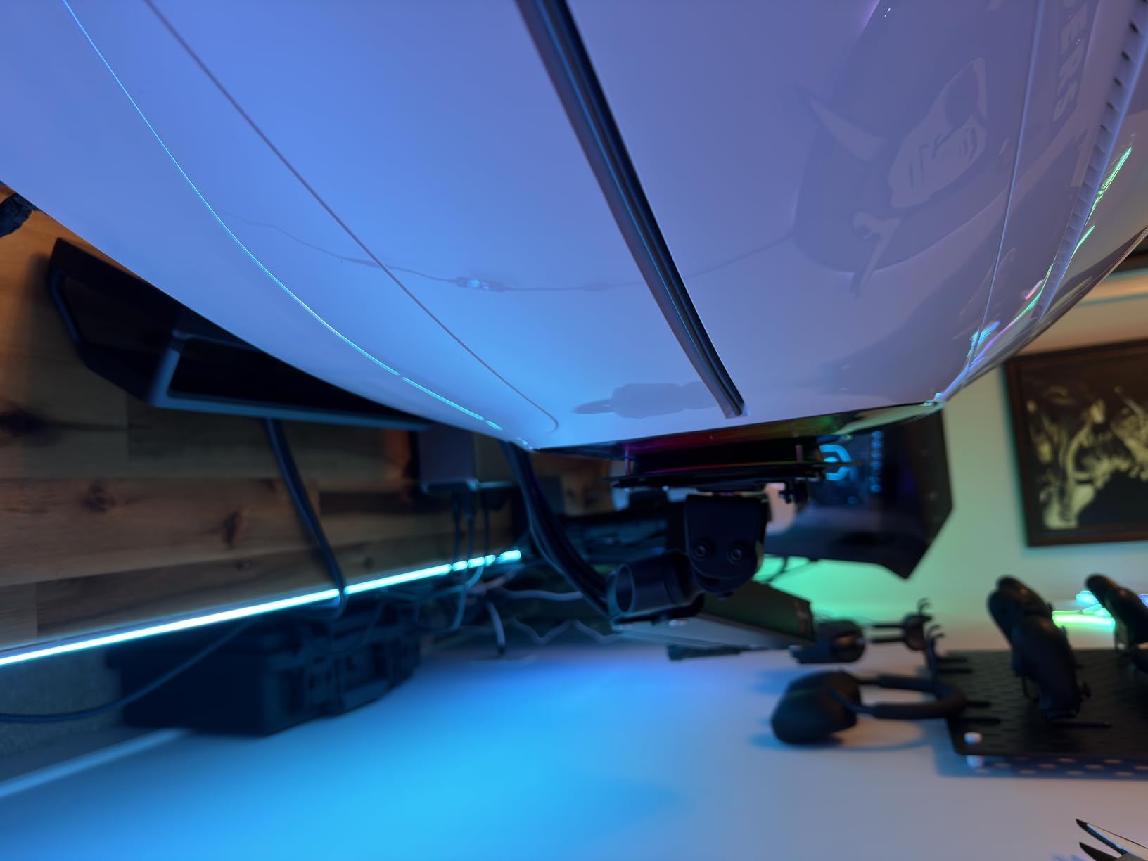 ULTRARM Heavy Duty Monitor Arm for Ultrawide Monitors up to 57 inch and 44 lbs, Single Desk Stand, Pneumatic Height Adjustable, Modular Extension Arms - Max VESA 100x100, Black, MA20P-S customer photo 1