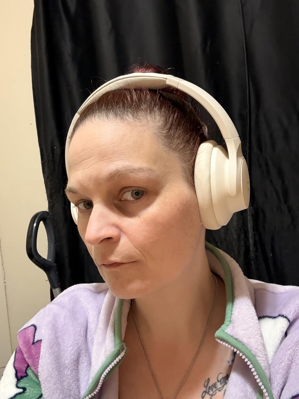 Soundcore by Anker Q20i Hybrid Active Noise Cancelling Headphones, Wireless Over-Ear Bluetooth, 40H Long ANC Playtime, Hi-Res Audio, Big Bass, Customize via an App, Transparency Mode (White) customer photo 2