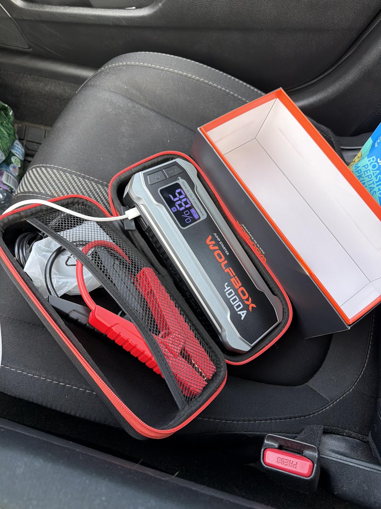 WOLFBOX 4000A Jump Starter, 12V Car Battery Jumper Starter Portable with 65W Quick Charger, 88.8Wh Booster Jump Box customer photo 1