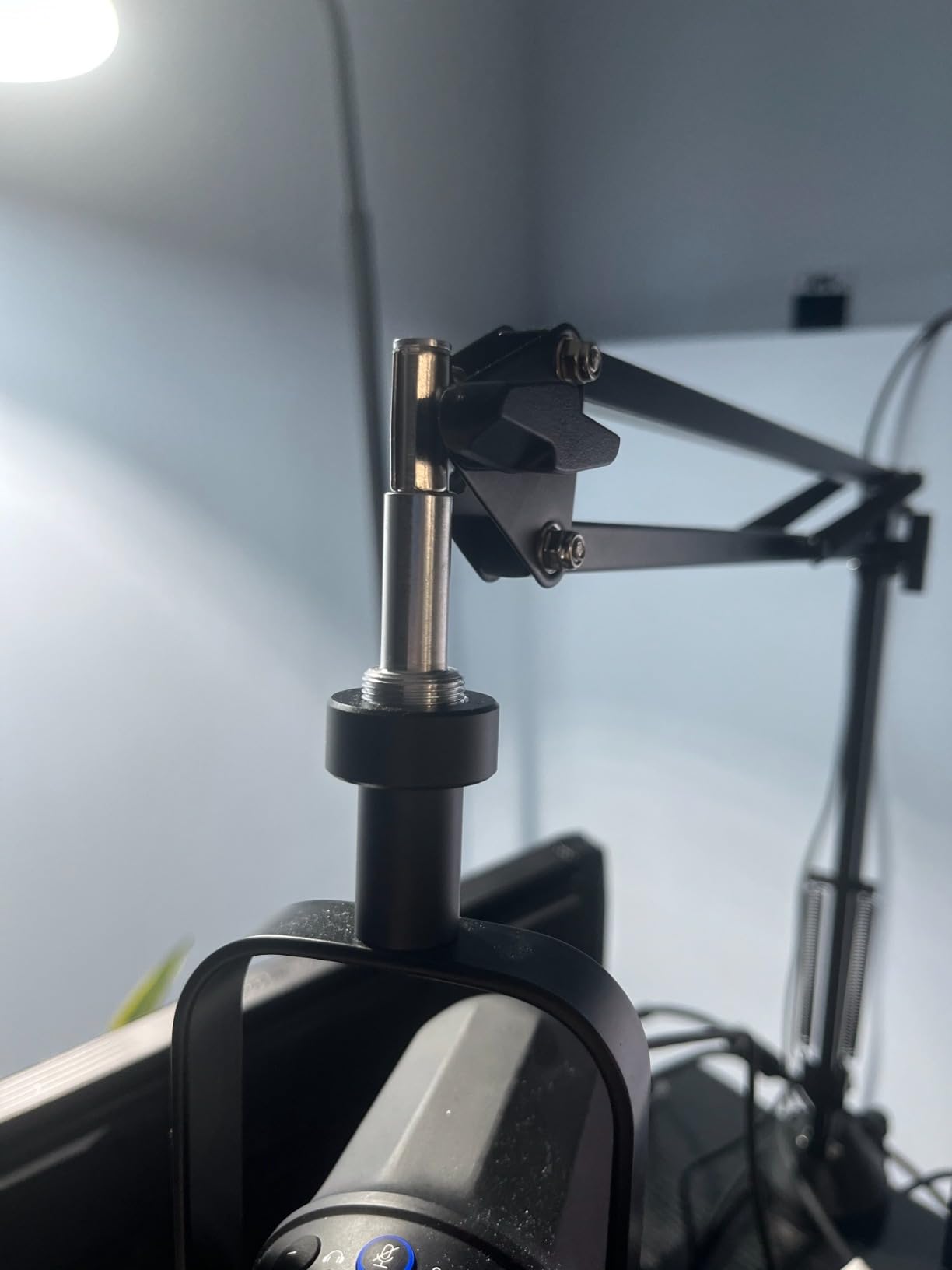 FDUCE Dynamic Microphone, XLR/USB Podcast Recording PC Microphone for Vocal Voice-Over Streaming, Studio Metal Mic with Mute, Headphone Jack, Monitoring Volume Control, with Boom Arm (SL40+) customer photo 2