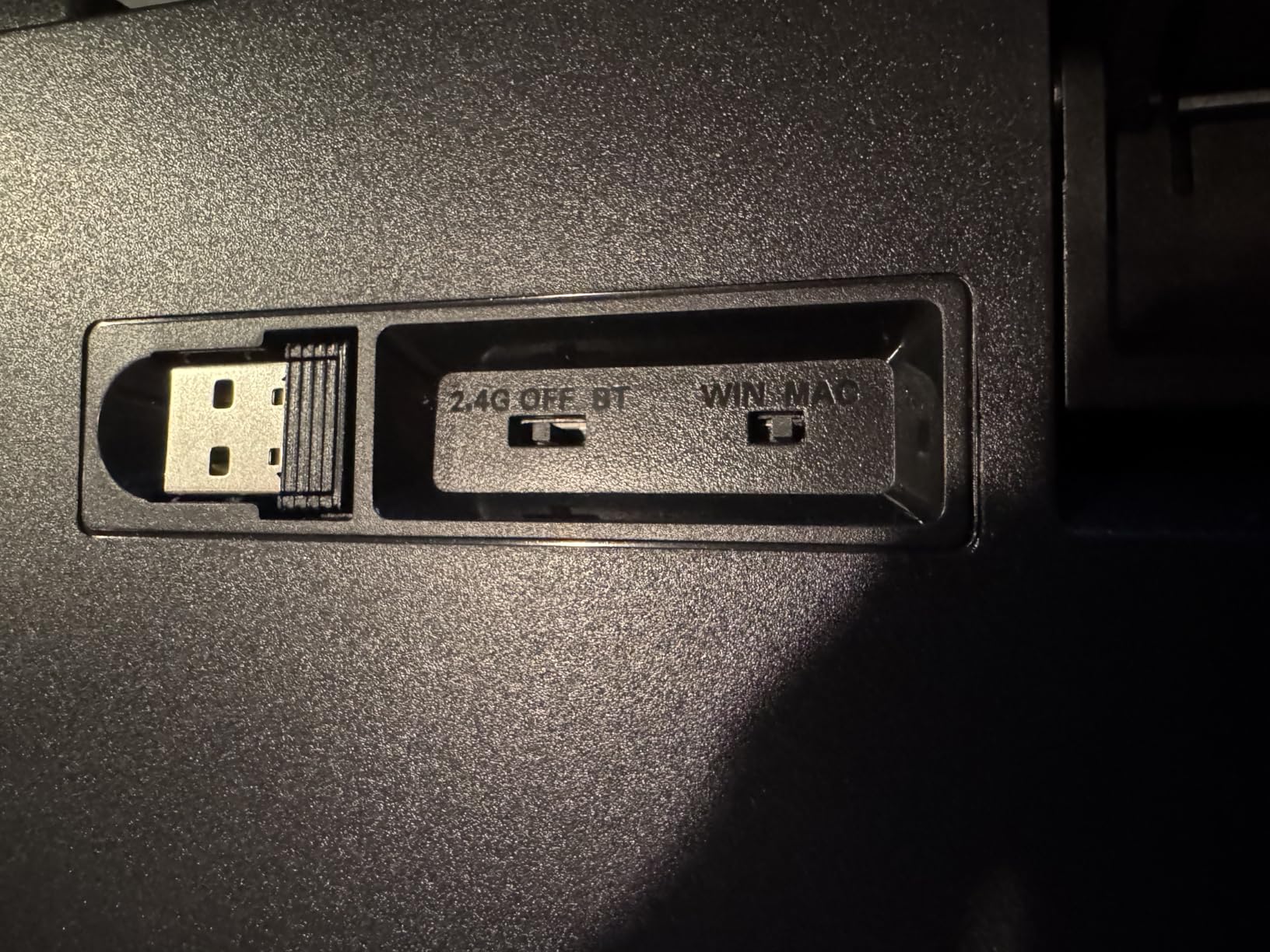 Redragon K580 PRO Wireless RGB Gaming Keyboard, 3-Modes 104 Keys Mechanical Keyboard w/Hot-Swap Socket, Dedicated Media Controls & Onboard Macro Recording, Linear Red Switch customer photo 2