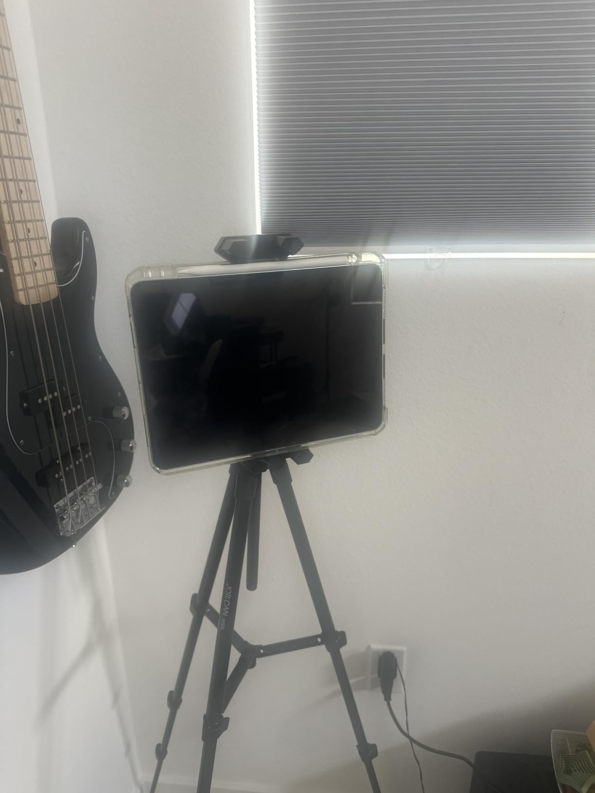 Cenawin Tablet Tripod Mount Adapter with Ball Head, Holder for 4.7-12.9 Inch Tablets, Compatible with iPad Pro, Air, Mini, Selfie Stick, Monopod customer photo 1