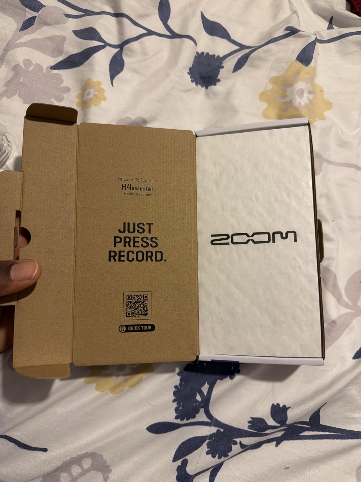 Zoom H4 Essential Handheld Recorder for Musicians, Podcasters & Filmmakers with Stereo Microphones, 2 XLR/TRS Inputs, 4 Tracks of 32-Bit Float Recording, & USB Audio Interface customer photo 2