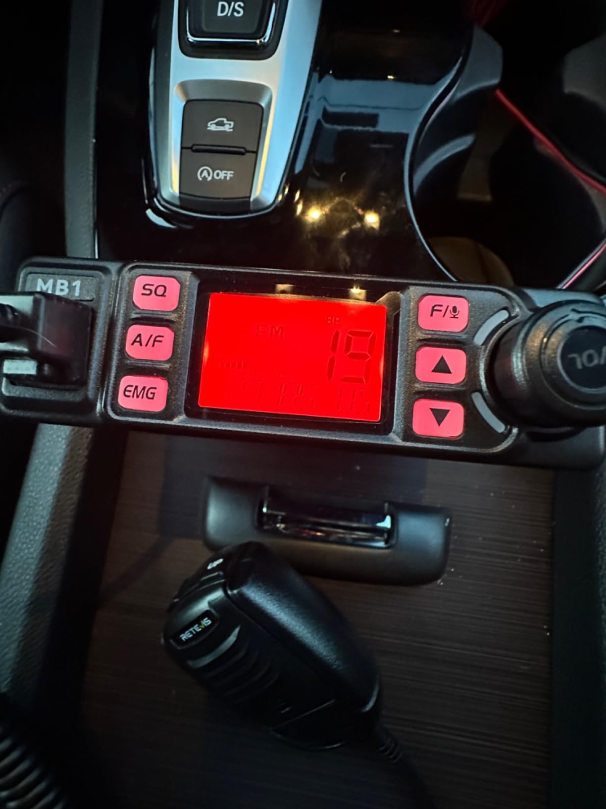 Retevis MB1 40 Channel CB Radio, Noise Cancellation Long Range Mobile Radio, with CB Antenna and Cigarette Lighter, Emergency Channel 9/19 customer photo 2