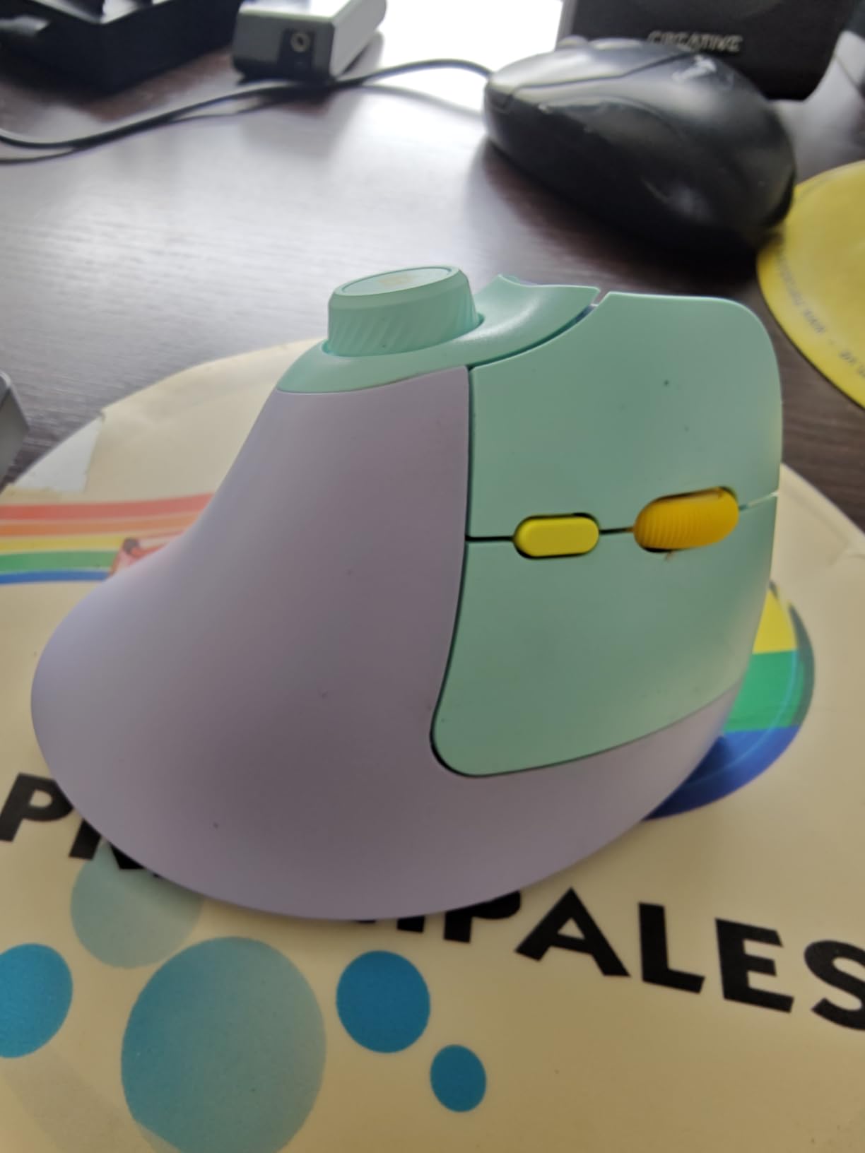 seenda Ergonomic Mouse Wireless, MOU-302 Bluetooth Vertical Mouse Rechargeable, Volume Knob, Quiet Mice with 1000/1600/2400 DPI, 3 Multi-Device Connectivity for Computer/PC/Laptop/Mac, Purple customer photo 1